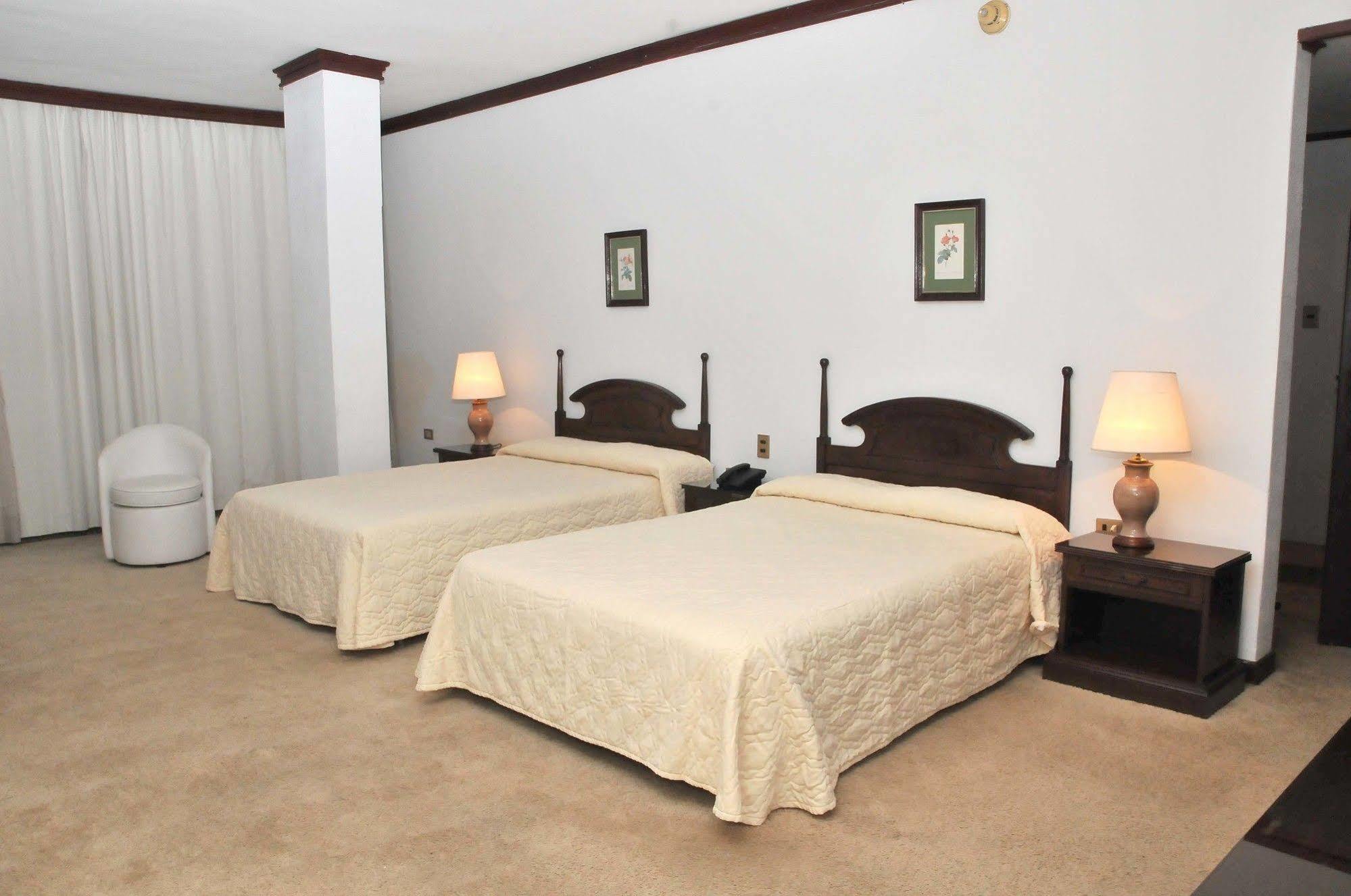 אסונסיון Excelsior Inn מראה חיצוני תמונה